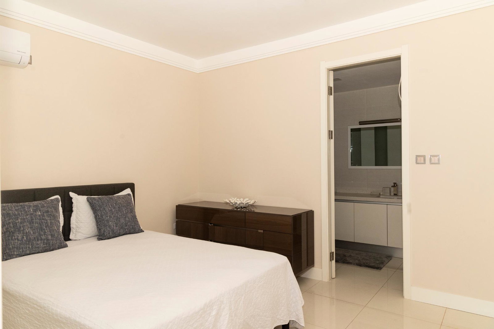 Sixteenth image of 902-20 South Avenue in Kingston 10, St. Andrew, Jamaica - property is For Sale