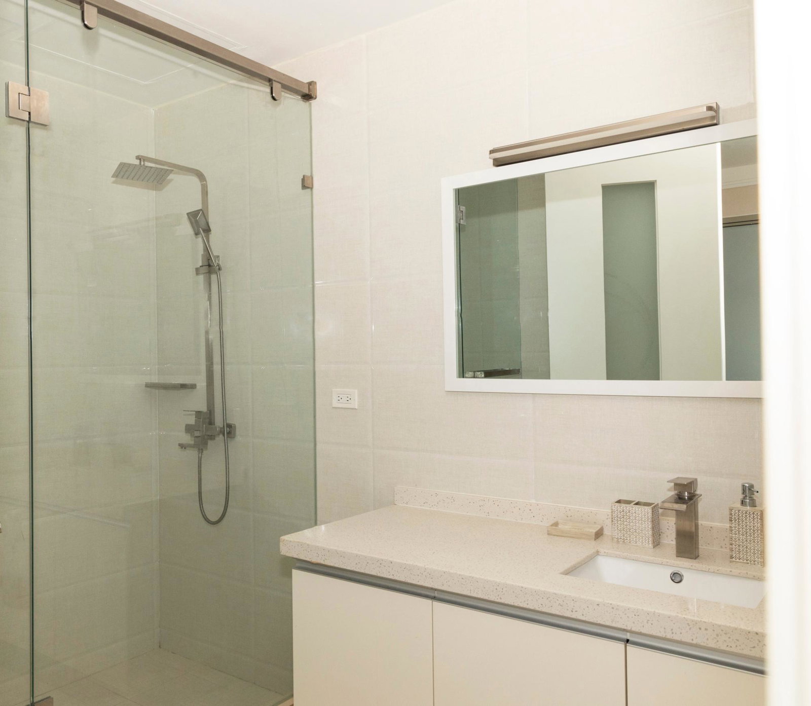 Seventeenth image of 902-20 South Avenue in Kingston 10, St. Andrew, Jamaica - property is For Sale