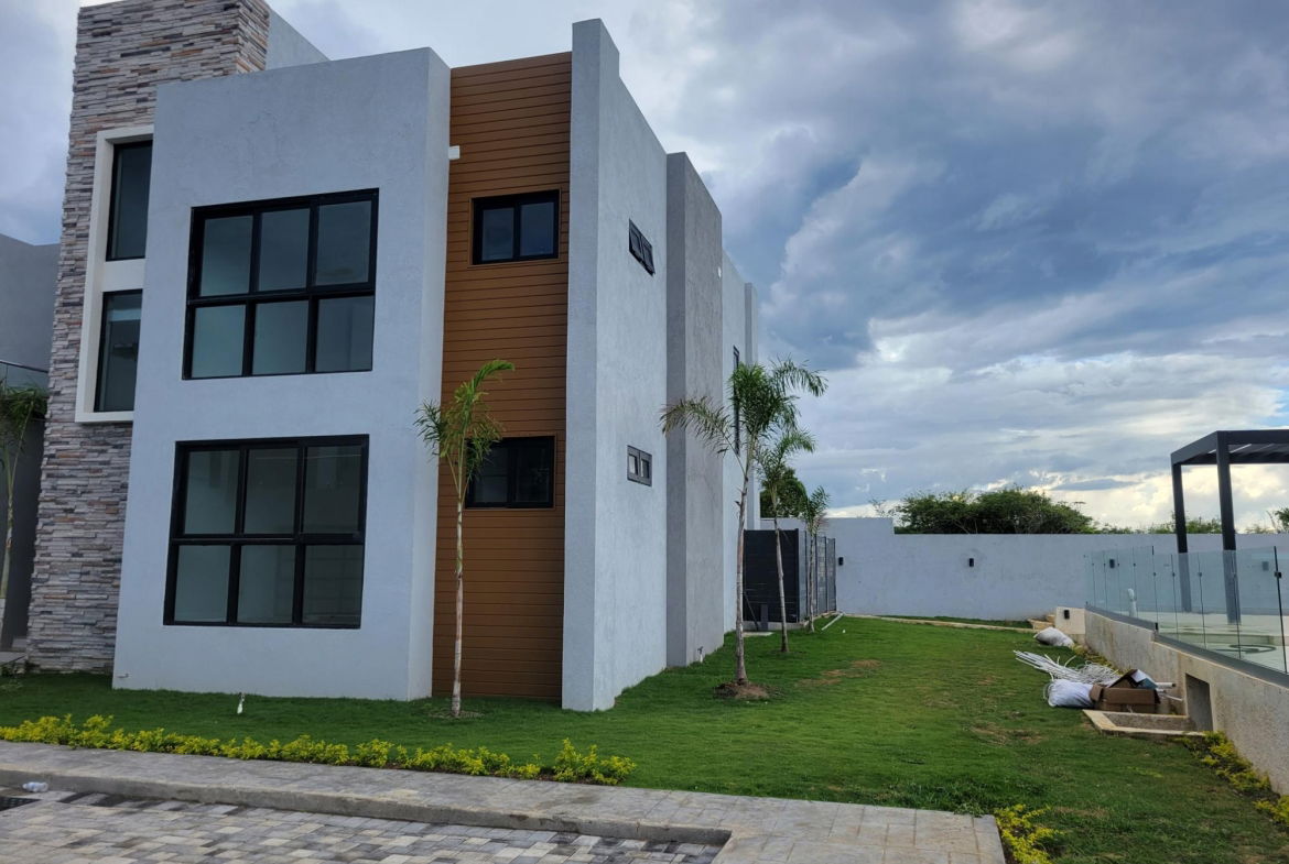 Sixth image of 4-42 Queens Crescent Drive in Discovery Bay, St. Ann, Jamaica - property is For Sale