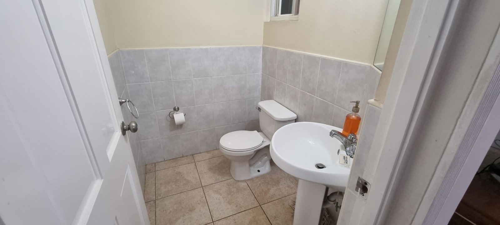 Tenth image of B5- 11 Seaview Avenue in Kingston 6, St. Andrew, Jamaica - property is For Rent