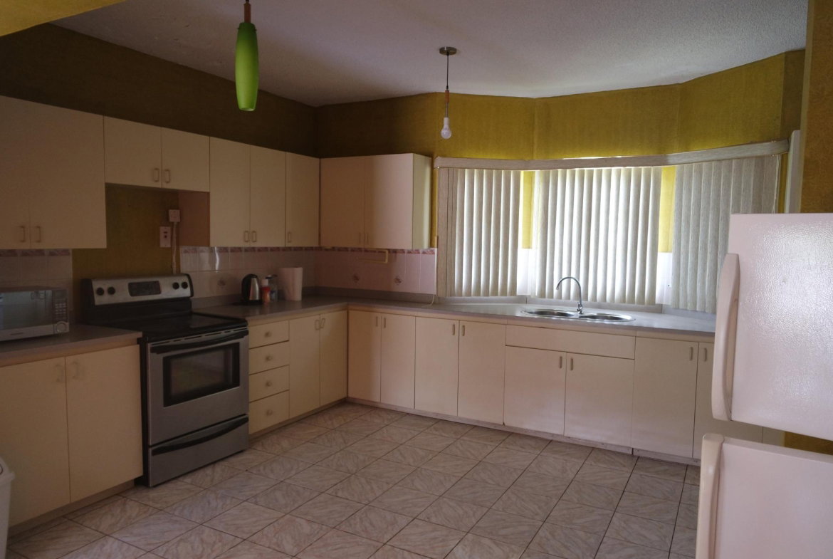 Seventh image of 07 Douglas Cresent, Logwood in Hatfield, Manchester, Jamaica - property is For Sale