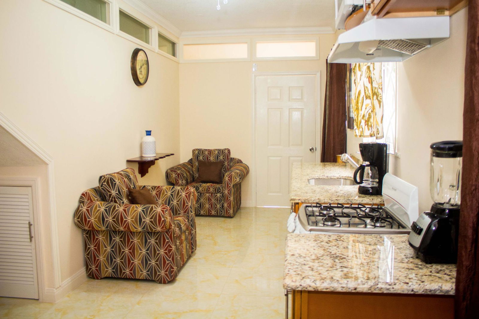 Luxury-4-Bedroom-Condo-for-Sale-in-Ocho-Rios-Jamaica-Palm-View-Estate Eleventh image of Palm View Estate, Unit# 6 in Ocho Rios, St. Ann, Jamaica - property is For Sale