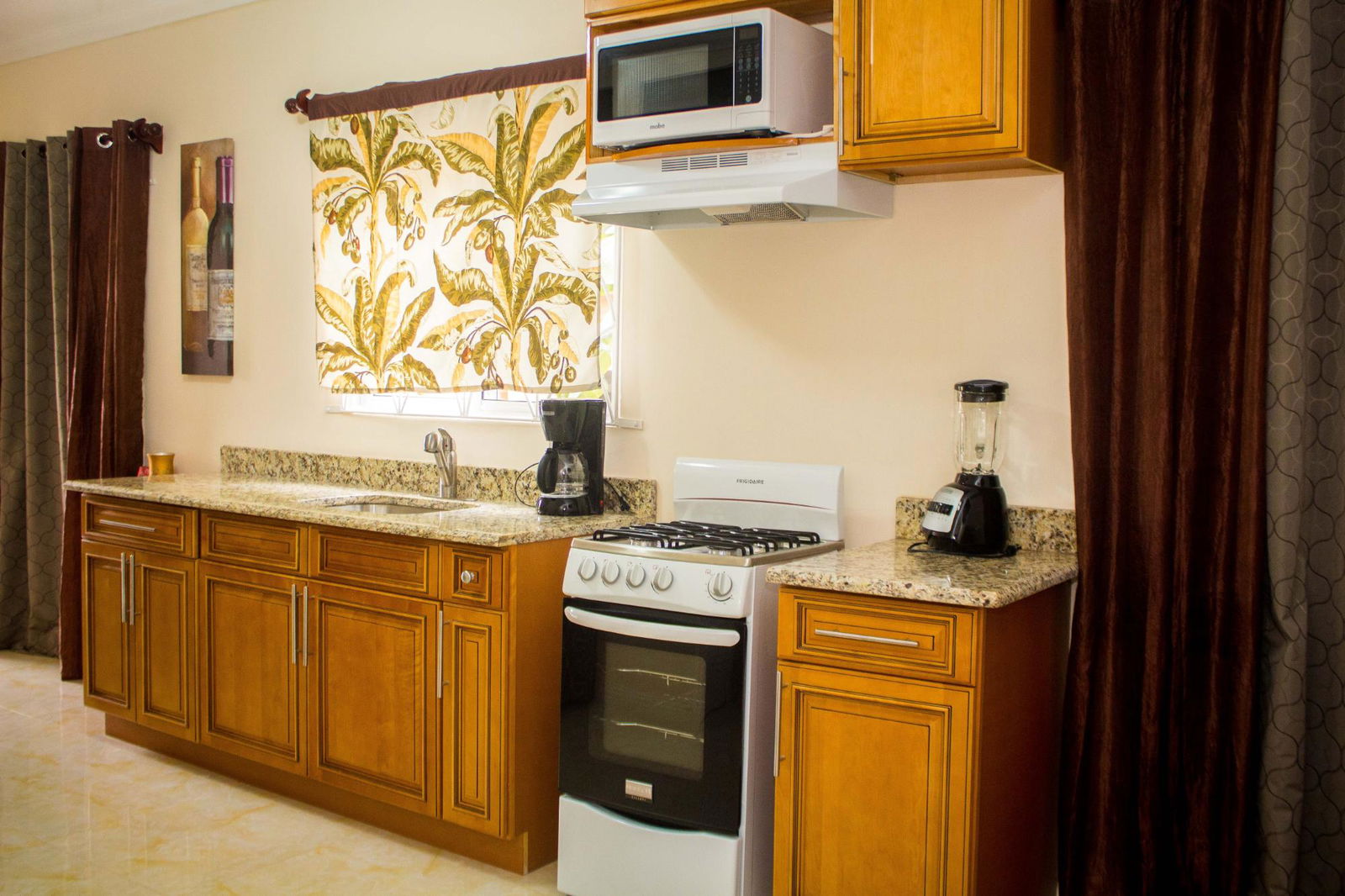 Luxury-4-Bedroom-Condo-for-Sale-in-Ocho-Rios-Jamaica-Palm-View-Estate Twelfth image of Palm View Estate, Unit# 6 in Ocho Rios, St. Ann, Jamaica - property is For Sale