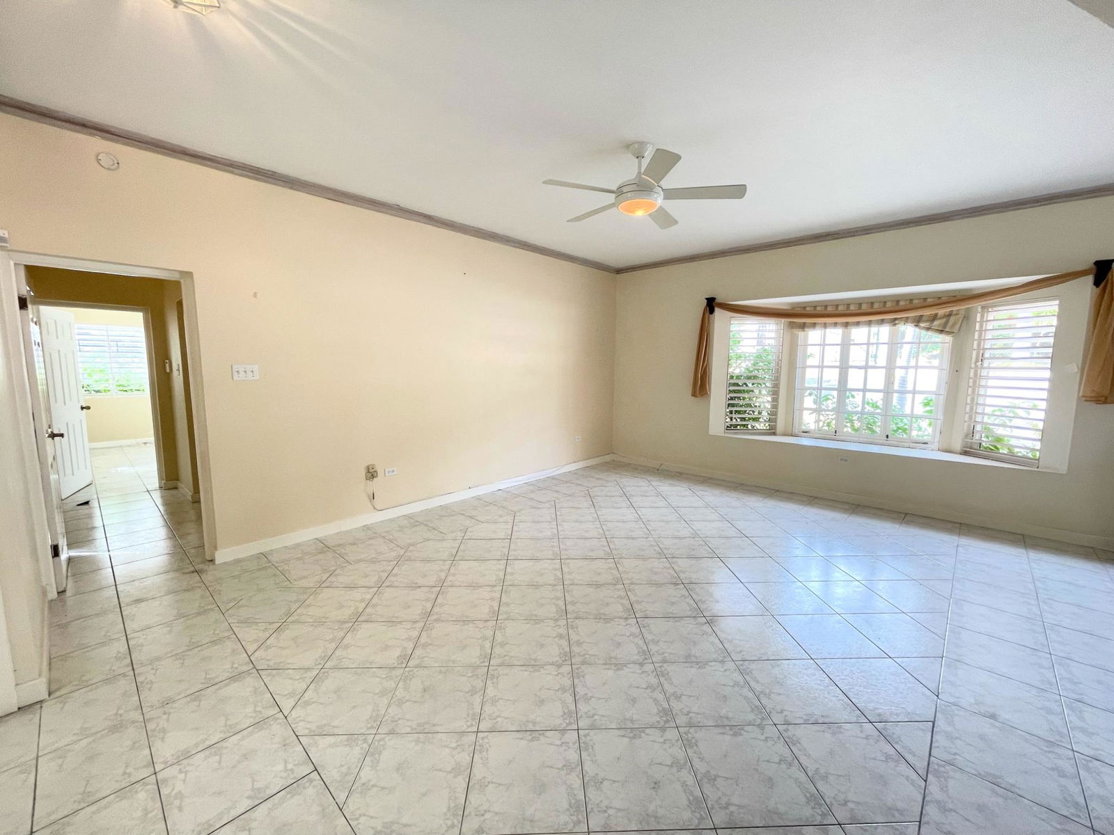 Thirteenth image of 17 Hyperion in Jacks Hill, St. Andrew, Jamaica - property is For Sale