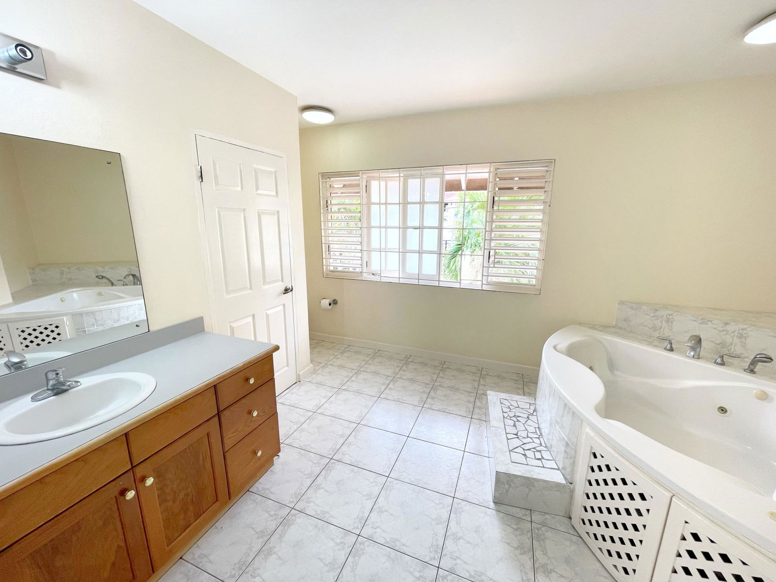 Twenty-Fifth image of 17 Hyperion in Jacks Hill, St. Andrew, Jamaica - property is For Sale