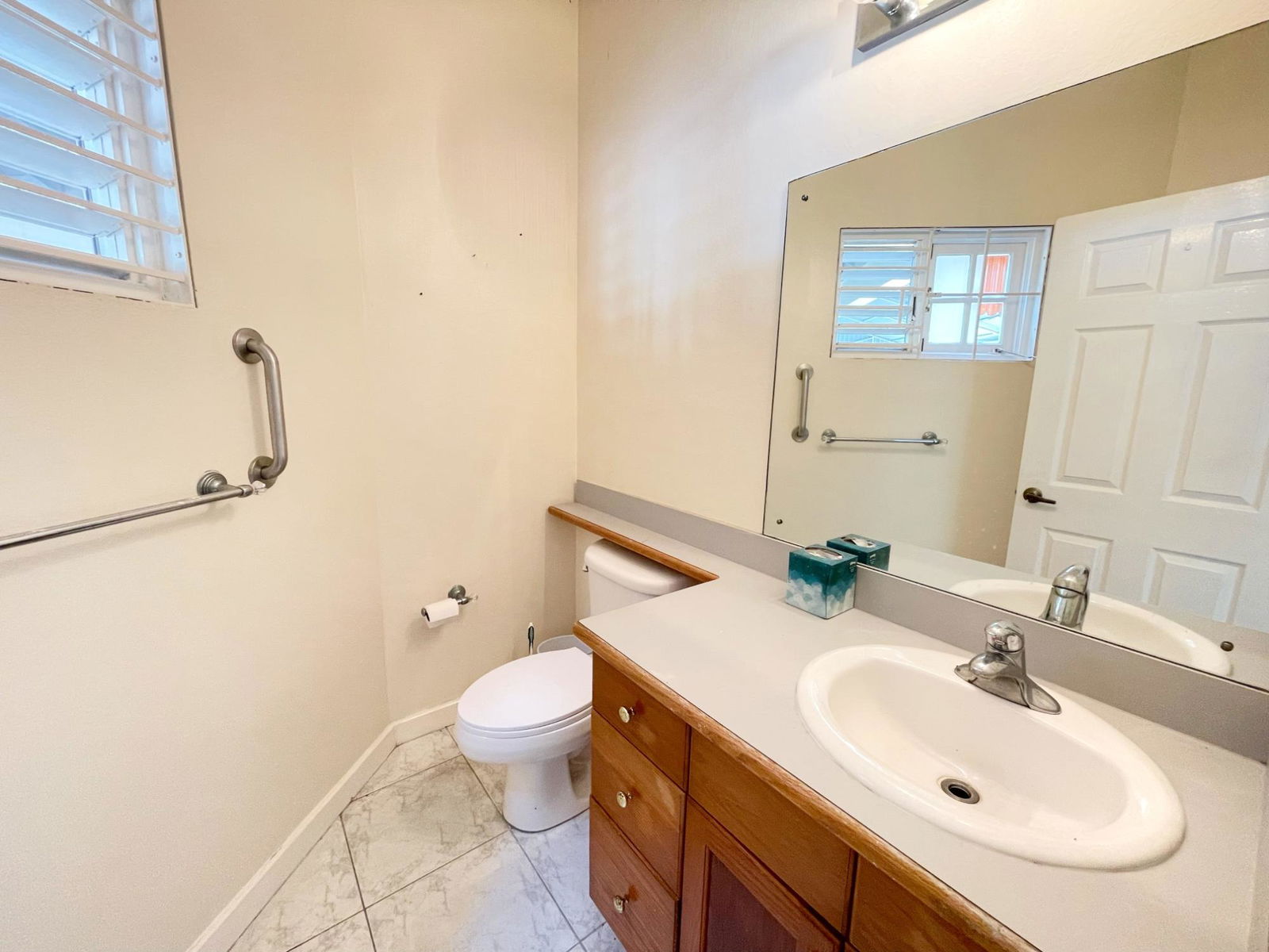 Fifth image of 17 Hyperion in Jacks Hill, St. Andrew, Jamaica - property is For Sale