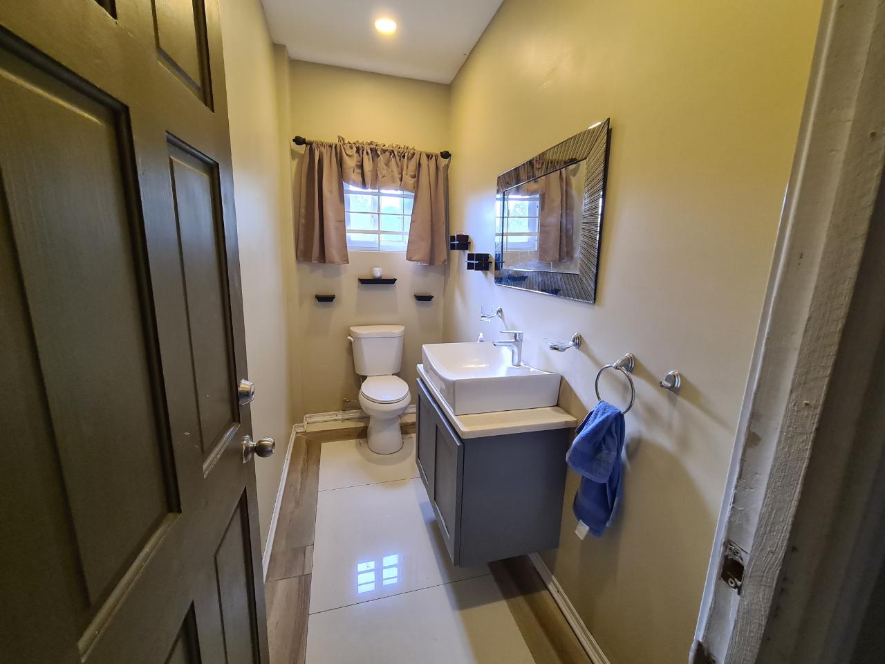 Fourteenth image of 5b Oaskshore Road in Kingston 6, St. Andrew, Jamaica - property is For Rent