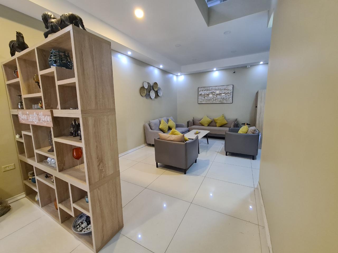 Sixth image of 5b Oaskshore Road in Kingston 6, St. Andrew, Jamaica - property is For Rent