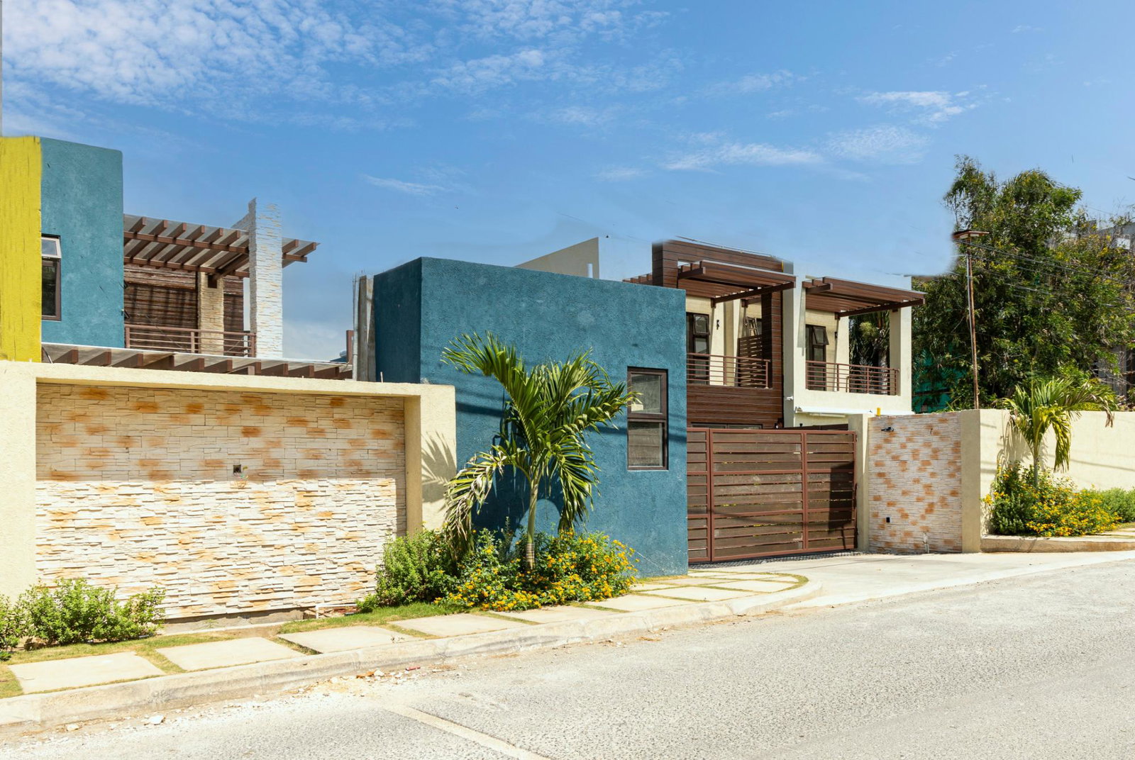Luxury-4-Bedroom-Villa-for-Rent-in-Exclusive-Gated-Community-Kingston Second image of 5-5 Salisbury Avenue in Kingston 6, St. Andrew, Jamaica - property is For Rent