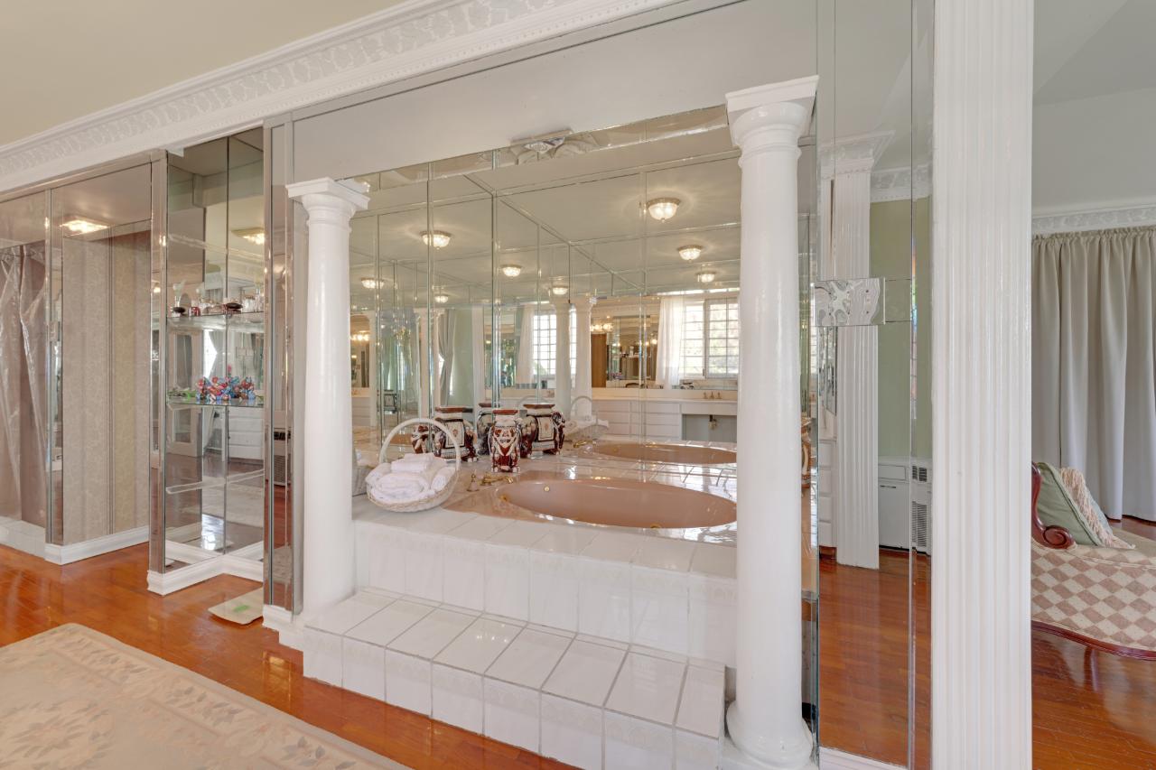 Twenty-First image of 10 Harriman Close in Kingston 6, St. Andrew, Jamaica - property is For Sale
