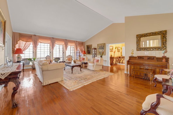 Fourth image of 10 Harriman Close in Kingston 6, St. Andrew, Jamaica - property is For Sale