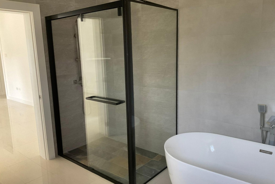 Tenth image of 2-17 Kings Drive in Kingston 6, St. Andrew, Jamaica - property is For Sale