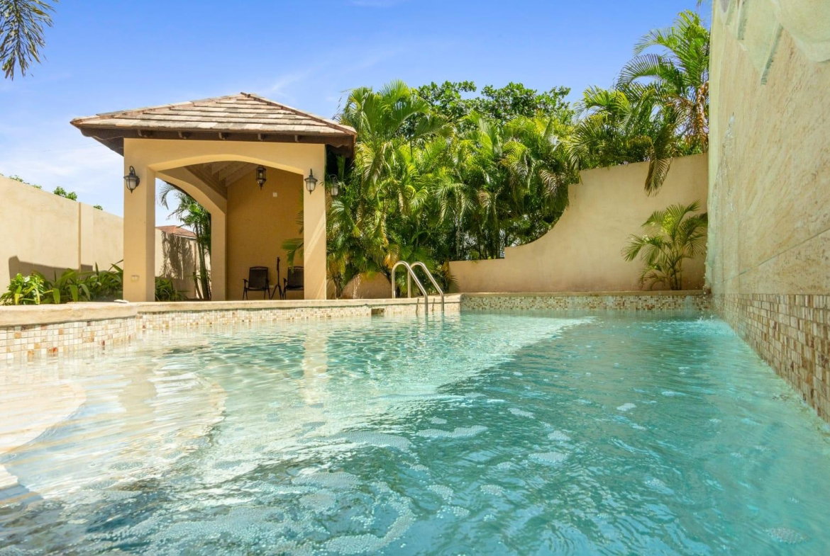 Sixteenth image of 22-16-18 Annette Crescent in Kingston 10, St. Andrew, Jamaica - property is For Sale