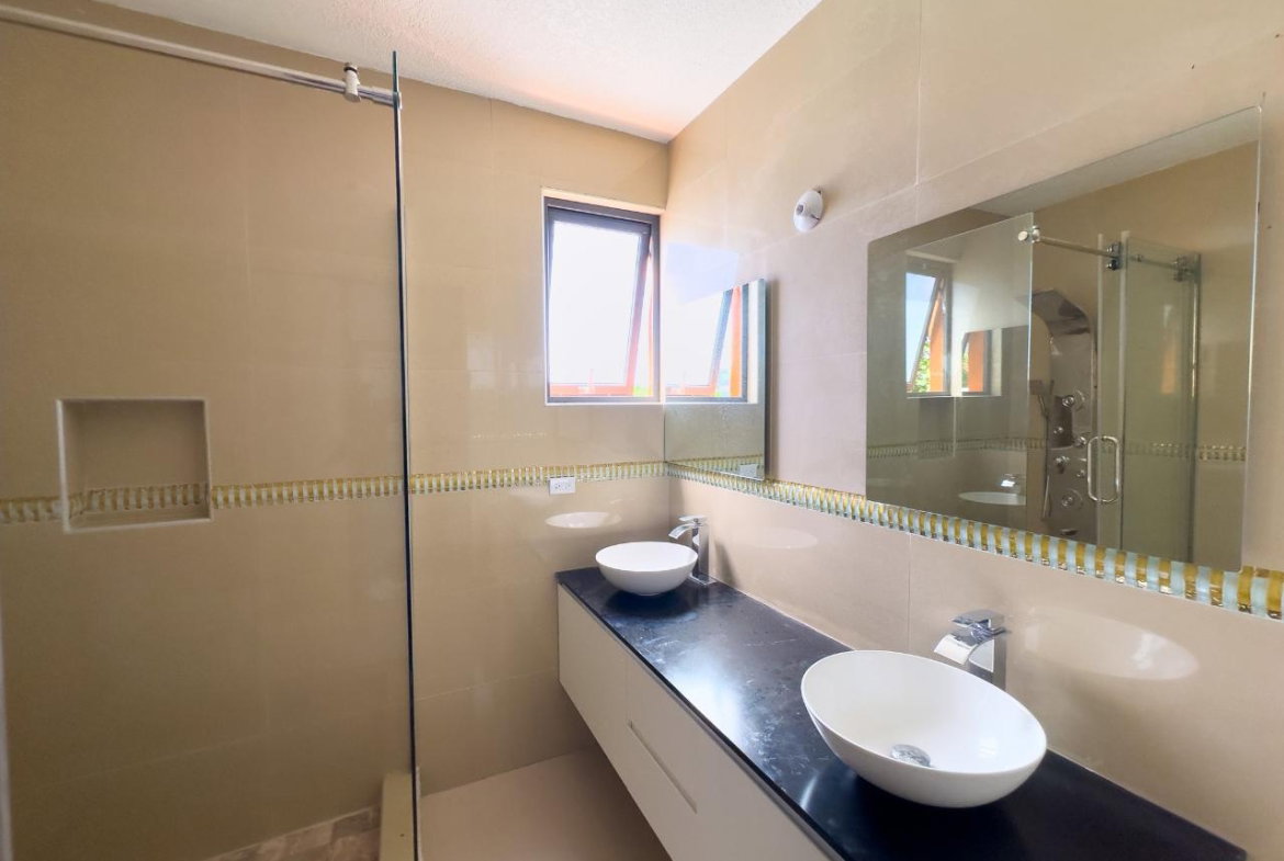 Fifth image of 8- Liguanea, Kgn 6 in Kingston 6, St. Andrew, Jamaica - property is For Sale