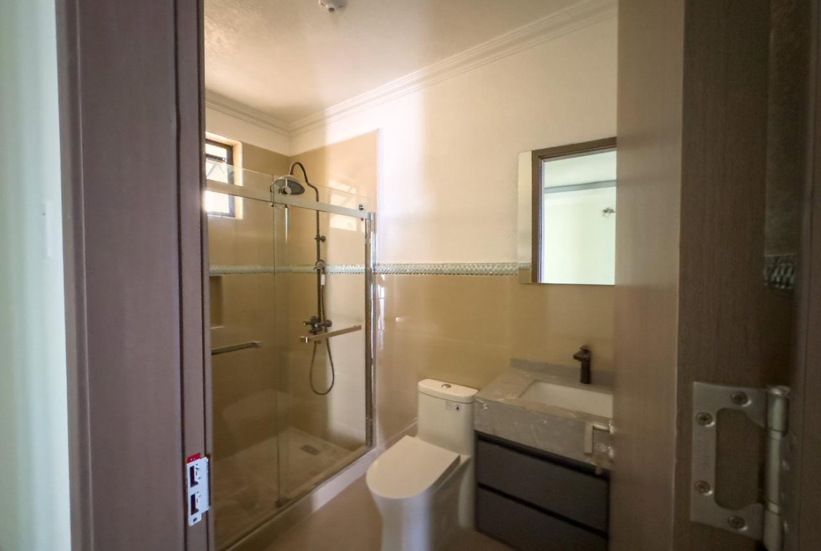 Fifth image of 7- Liguanea, Kgn 6 in Kingston 6, St. Andrew, Jamaica - property is For Sale