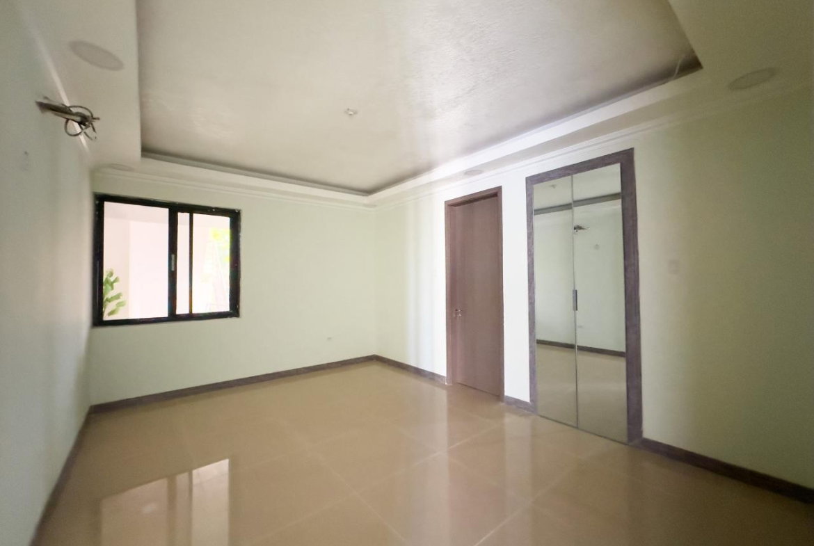 Seventh image of 7- Liguanea, Kgn 6 in Kingston 6, St. Andrew, Jamaica - property is For Sale