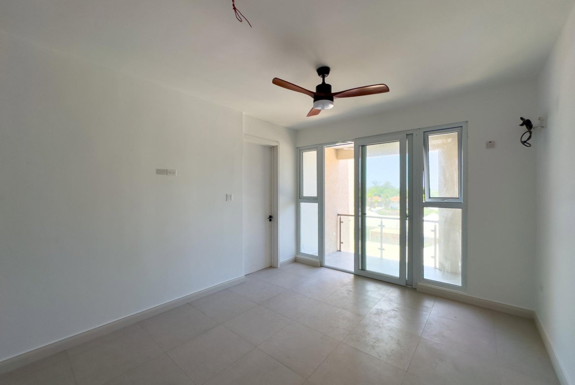 Thirteenth image of 403-44 Upper Waterloo Road in Kingston 8, St. Andrew, Jamaica - property is For Sale