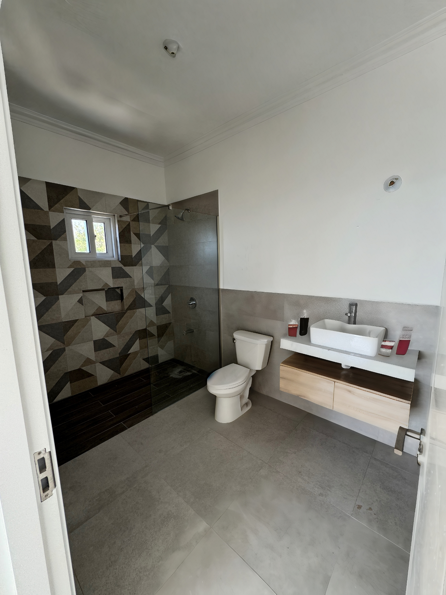 Fourth image of 1-1 Kirkland Crescent, West k in Red Hills, St. Andrew, Jamaica - property is For Sale