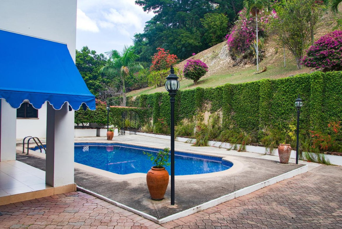 Eleventh image of 11-13 Bracknell Avenue in Kingston 6, St. Andrew, Jamaica - property is For Sale