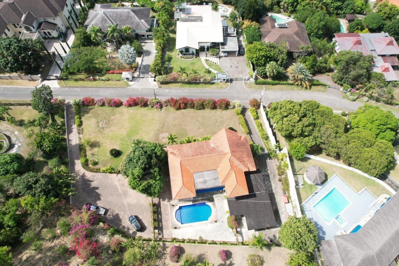 Fourth image of 11-13 Bracknell Avenue in Kingston 6, St. Andrew, Jamaica - property is For Sale