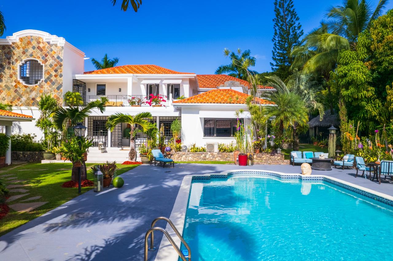 Fifth image of 6 Shortridge Crescent, King in Kingston 6, St. Andrew, Jamaica - property is For Sale