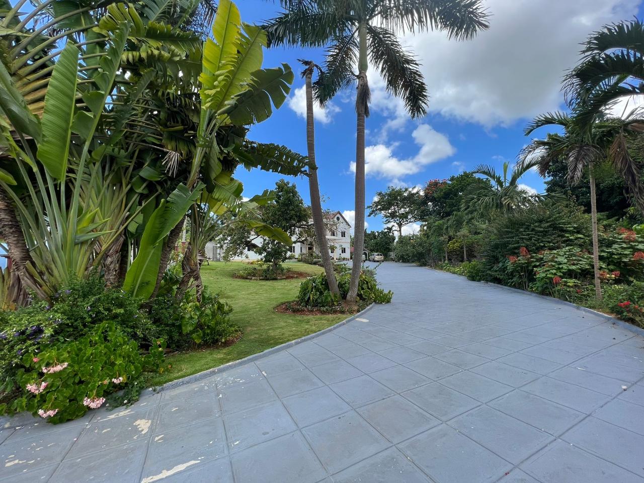 Second image of Mandevill, Ingleside, Man in Mandeville, Manchester, Jamaica - property is For Sale