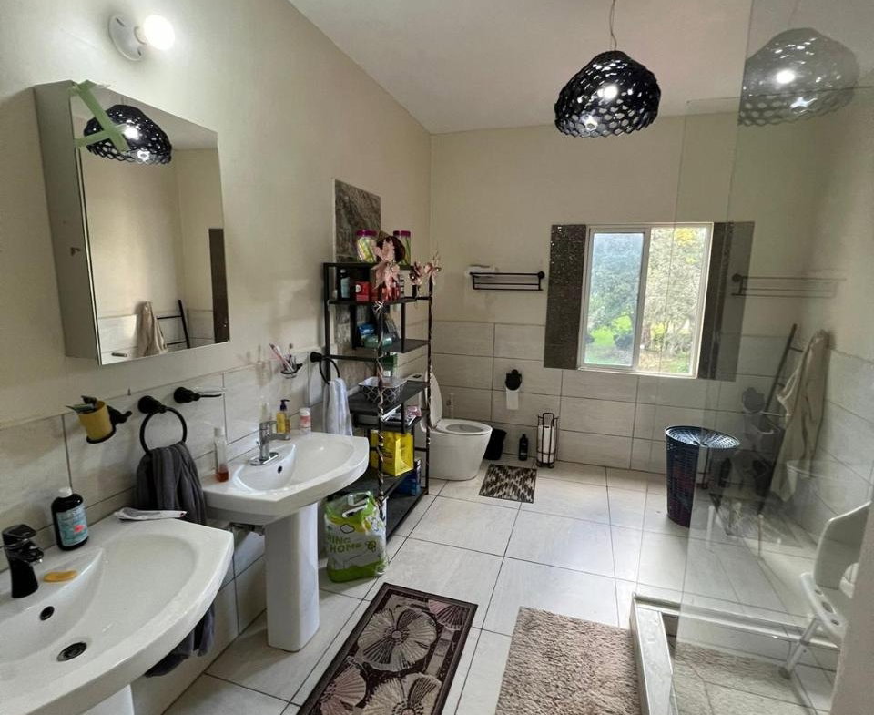Fifteenth image of Mandevill, Ingleside, Man in Mandeville, Manchester, Jamaica - property is For Sale
