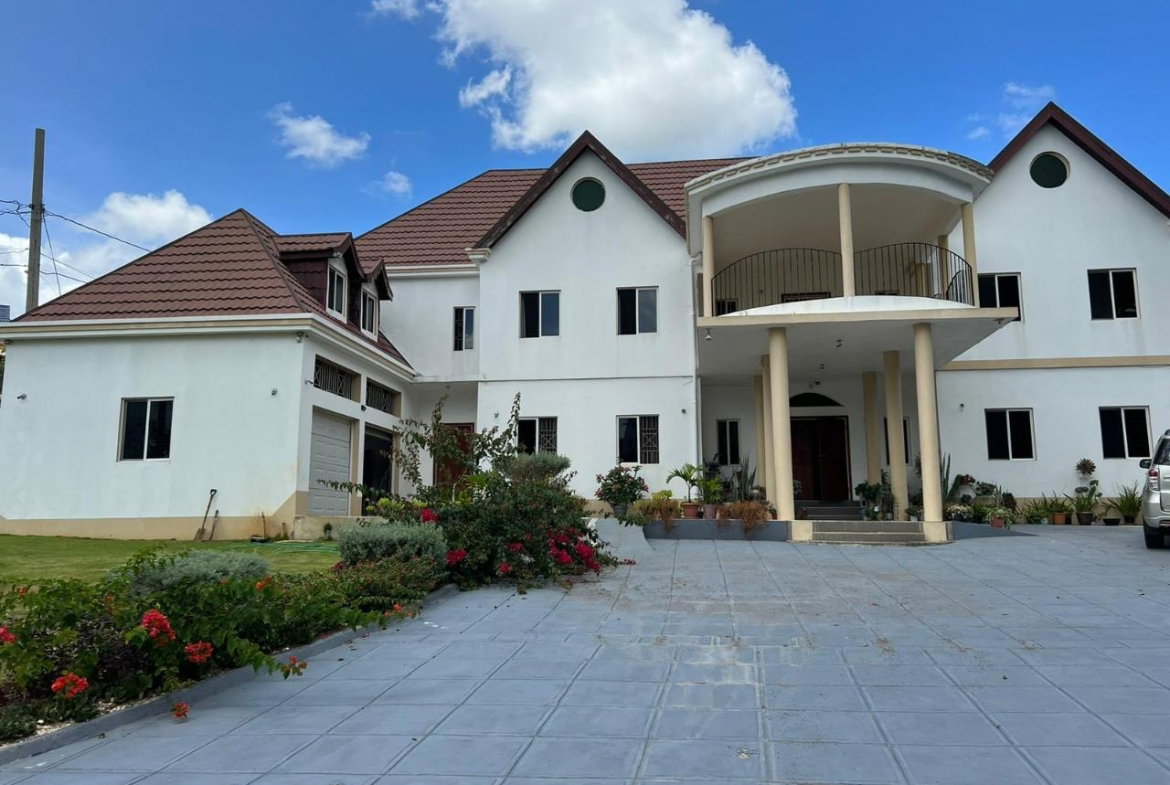 Fourth image of Mandevill, Ingleside, Man in Mandeville, Manchester, Jamaica - property is For Sale