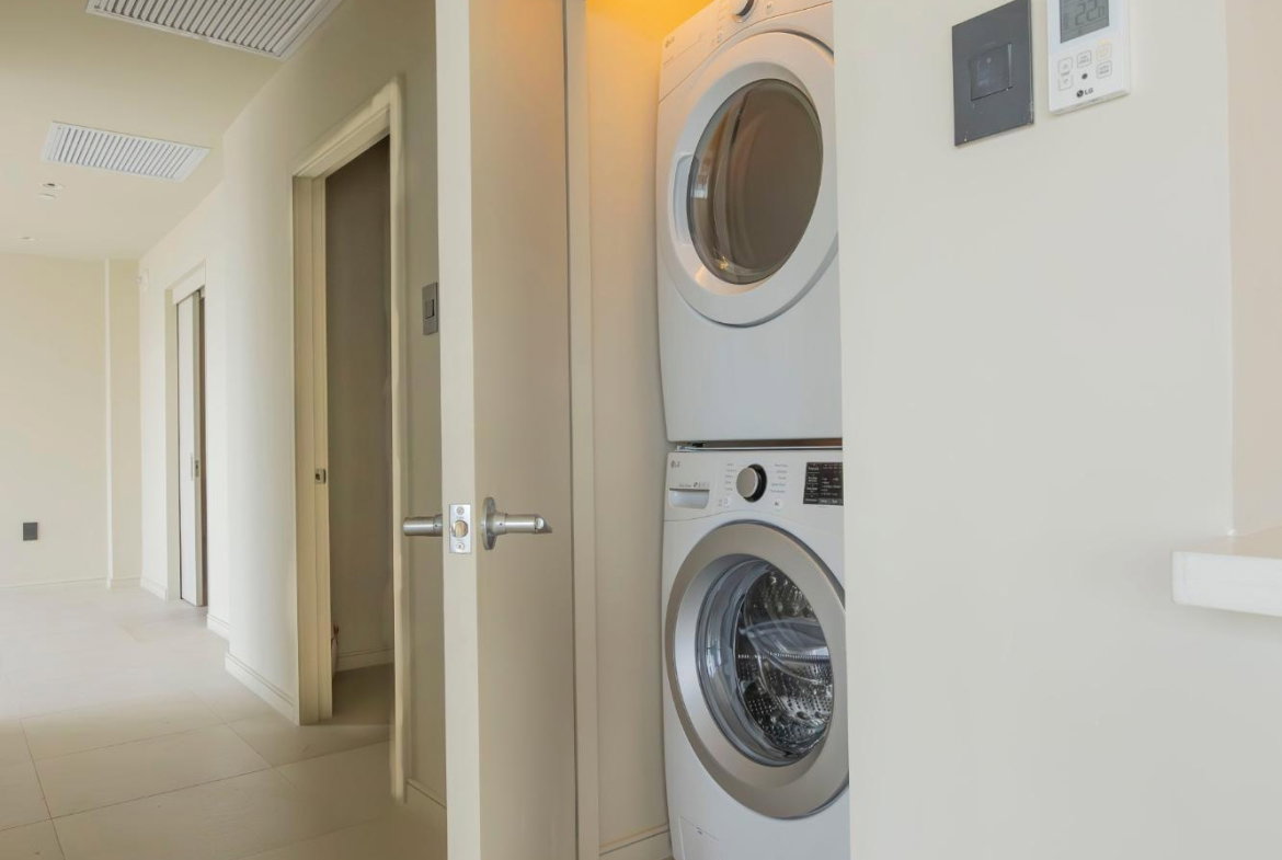 Fourteenth image of 1204-2-4 King Street in Kingston 1, Kingston, Jamaica - property is For Rent