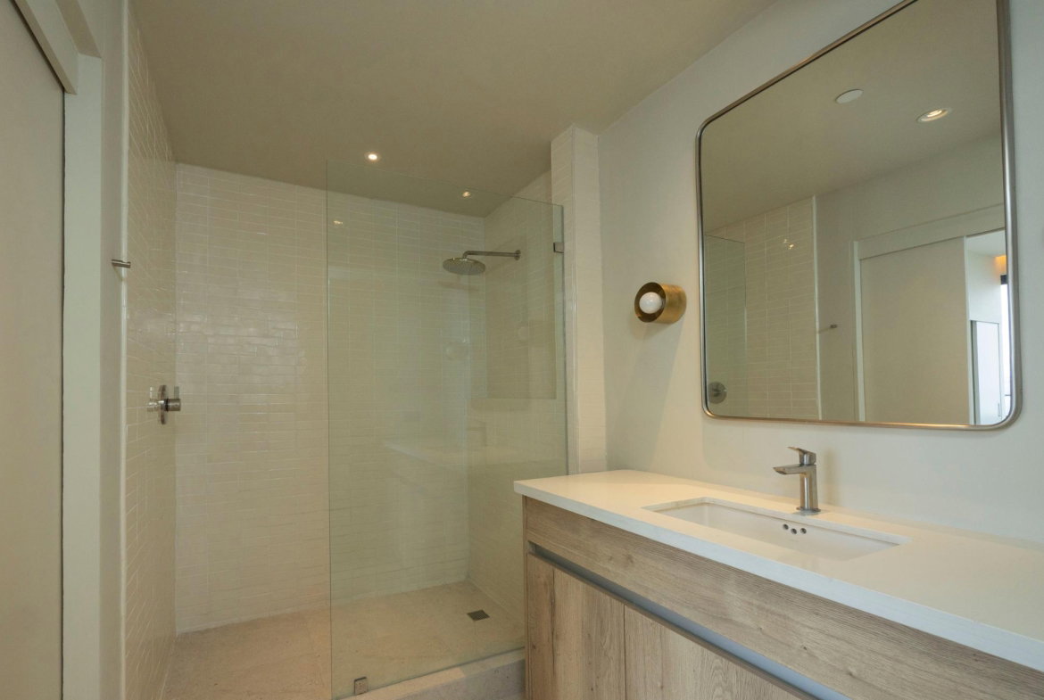 Eighth image of 1204-2-4 King Street in Kingston 1, Kingston, Jamaica - property is For Rent