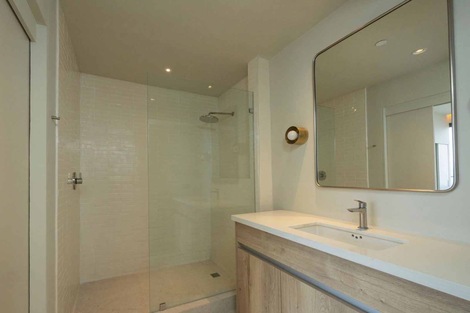 Eighth image of 1204-2-4 King Street in Kingston 1, Kingston, Jamaica - property is For Rent