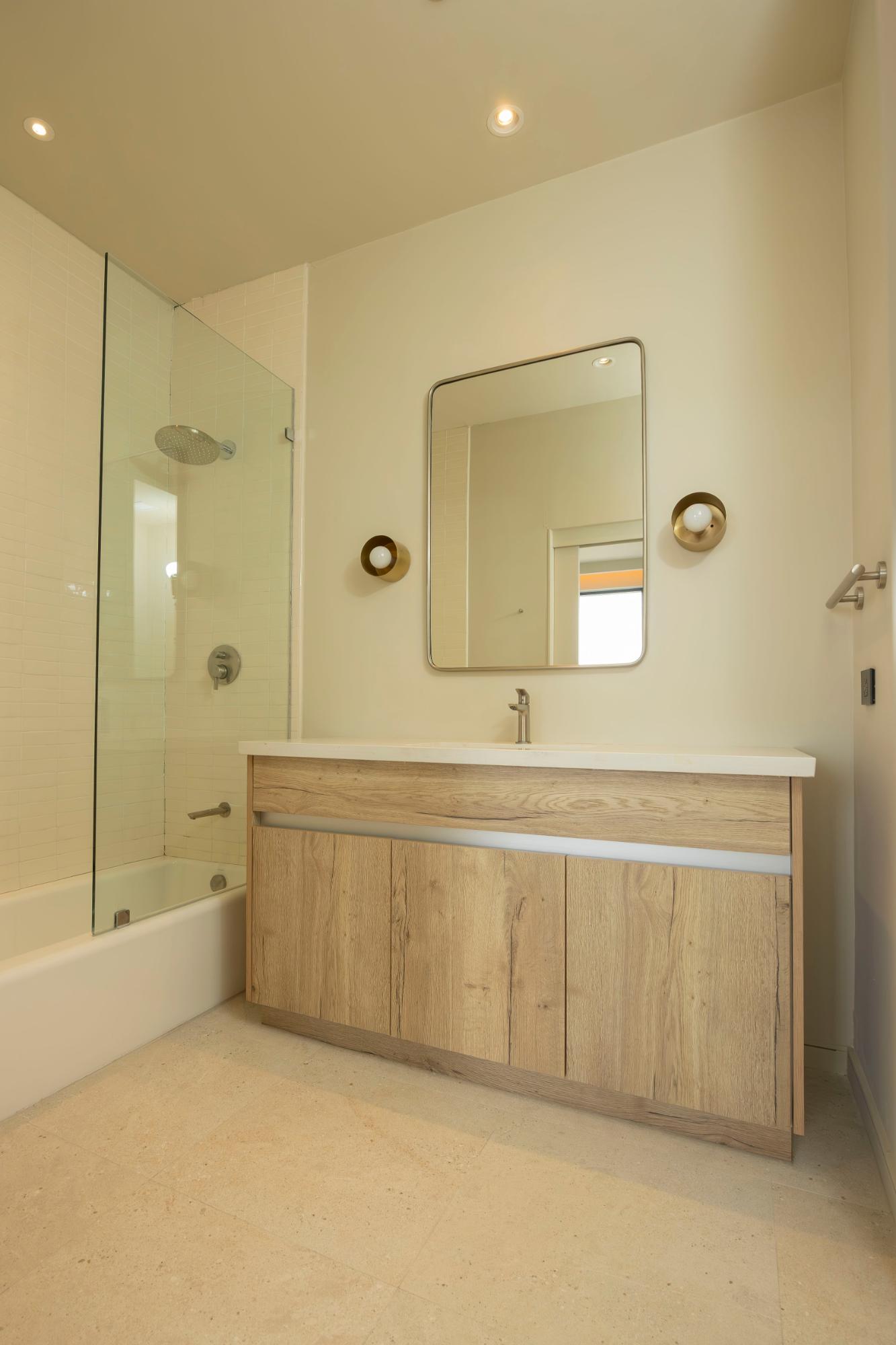 Tenth image of 1204-2-4 King Street in Kingston 1, Kingston, Jamaica - property is For Rent