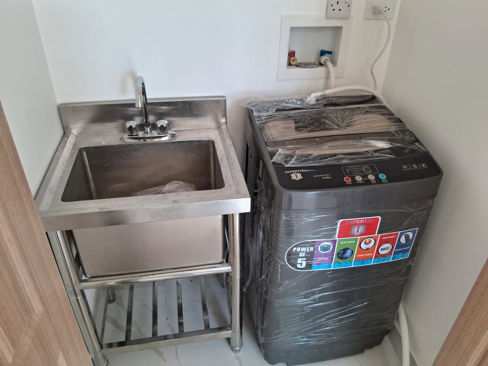 Luxury-Penthouse-Studio-Apartment-for-Sale-in-St.-Andrew-Jamaica Eleventh image of Pha8-50 1/4 Deanery Road in Vineyard Town, St. Andrew, Jamaica - property is For Sale