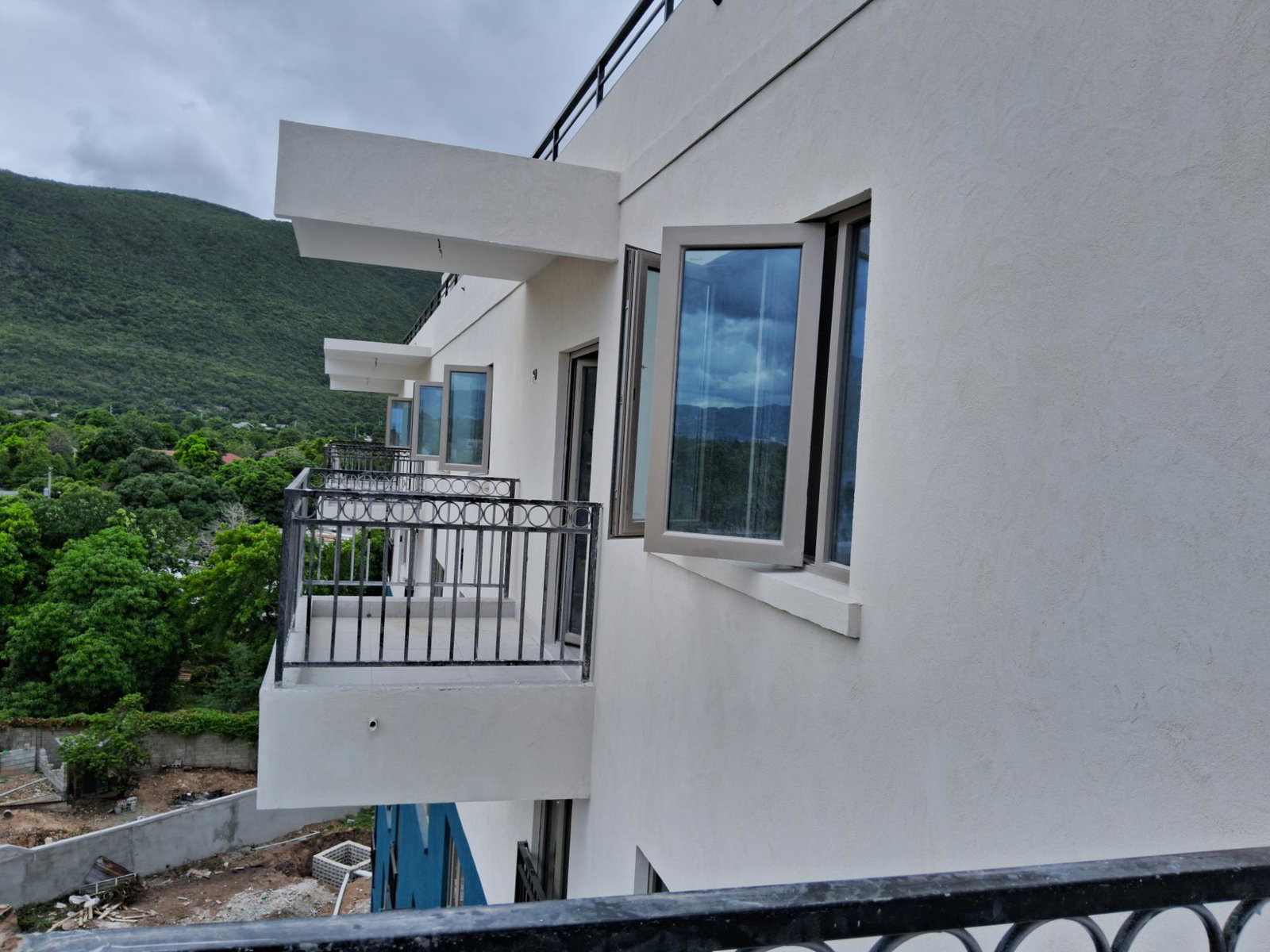 Luxury-Penthouse-Studio-Apartment-for-Sale-in-St.-Andrew-Jamaica Tenth image of Pha6-50 1/4 Deanery Road in Kingston 3, St. Andrew, Jamaica - property is For Sale