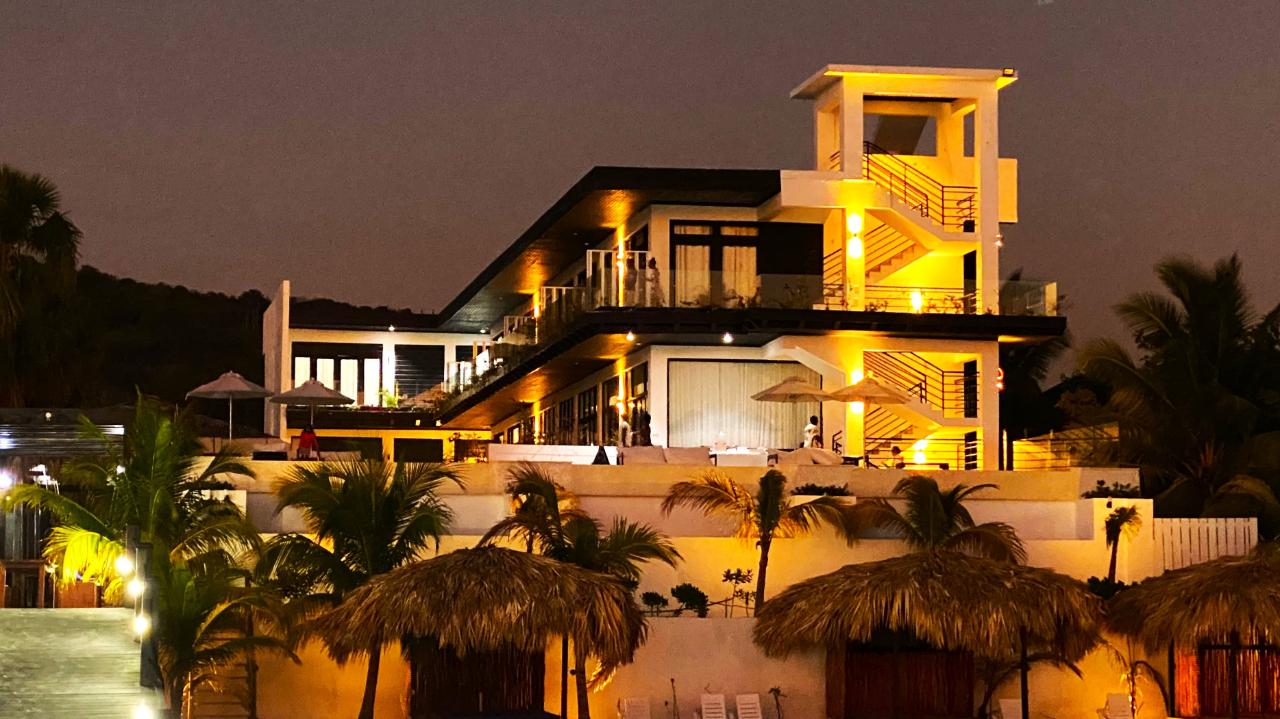 Luxury-Penthouse-Studio-for-Sale-in-Whitehouse-Jamaica-Ocean-Views-Private-Beach Second image of Parkers Bay Whitehouse in WHITEHOUSE, Westmoreland, Jamaica - property is For Sale