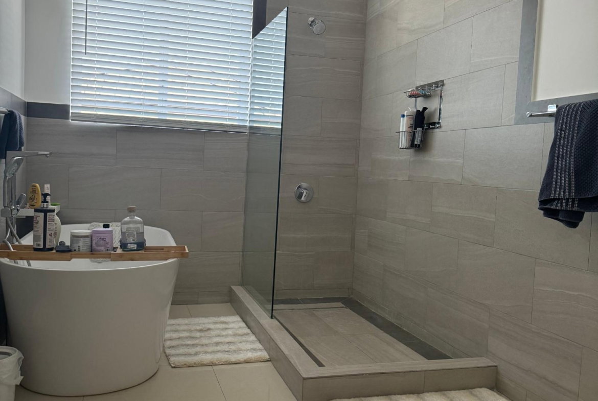 Fourteenth image of 16-7 Degenhart cl Millsborough in Kingston 6, St. Andrew, Jamaica - property is For Rent