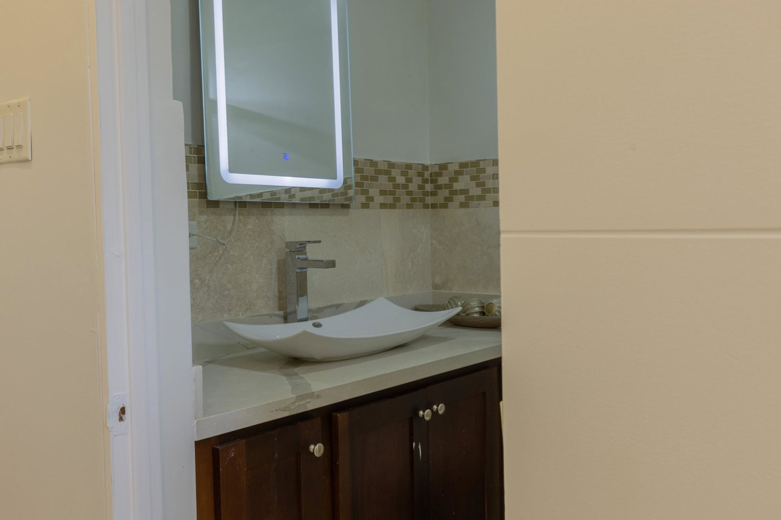 Luxury-Split-Level-Apartment-for-Rent-in-Jamaica-Stunning-Views Sixteenth image of 27-6 Ottawa Avenue in Kingston 6, St. Andrew, Jamaica - property is For Rent