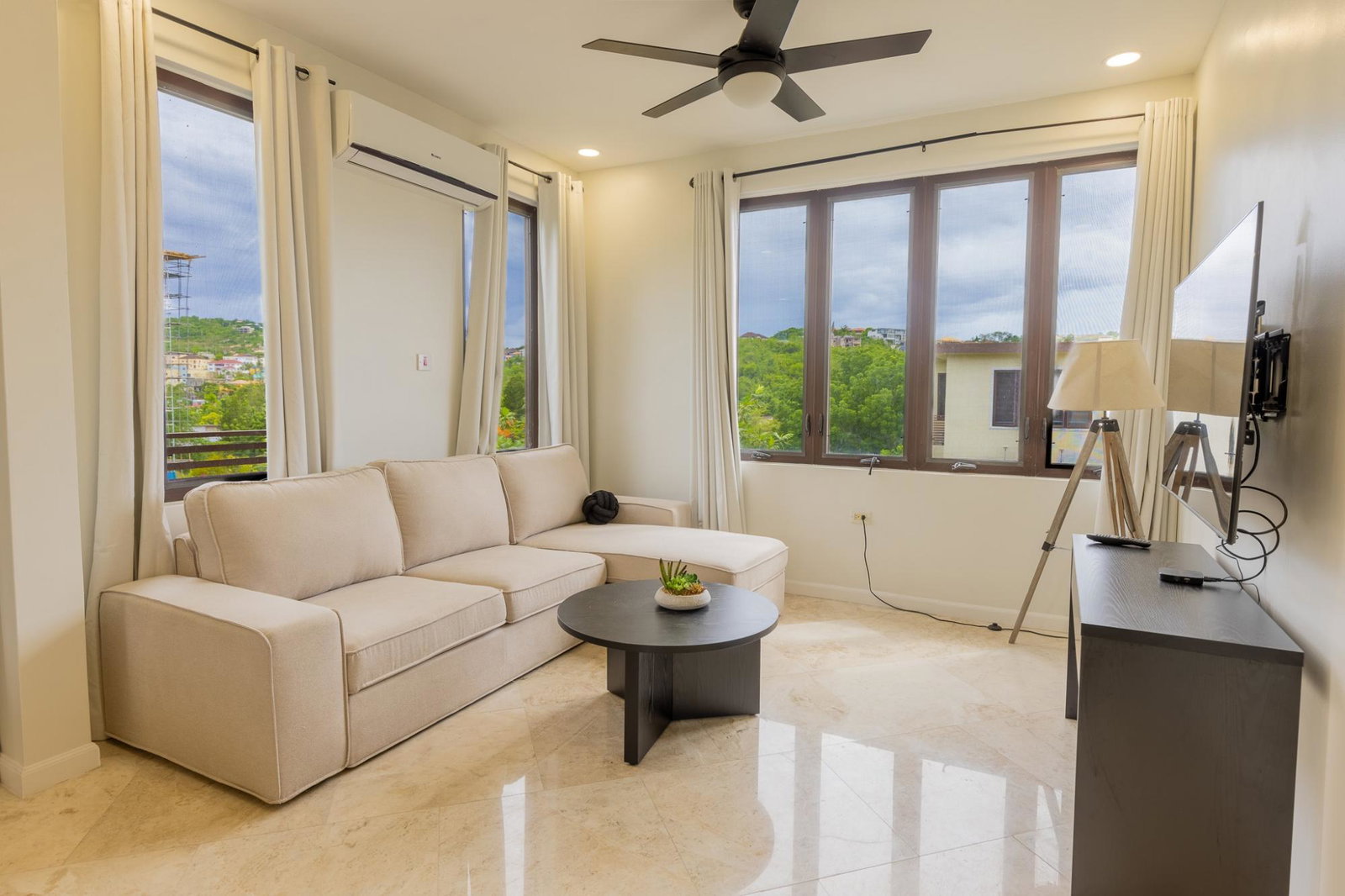 Luxury-Split-Level-Apartment-for-Rent-in-Jamaica-Stunning-Views Fifth image of 27-6 Ottawa Avenue in Kingston 6, St. Andrew, Jamaica - property is For Rent