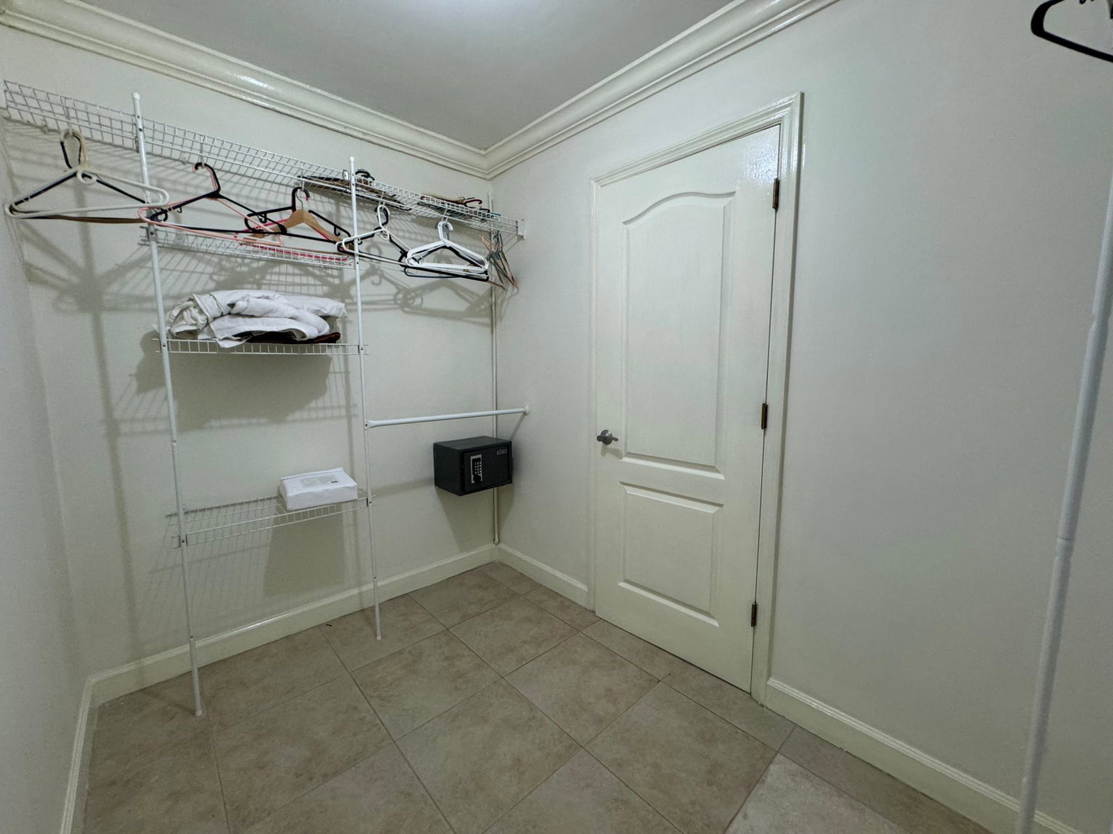Sixteenth image of 28-17 East Kings House Road in Kingston 6, St. Andrew, Jamaica - property is For Rent