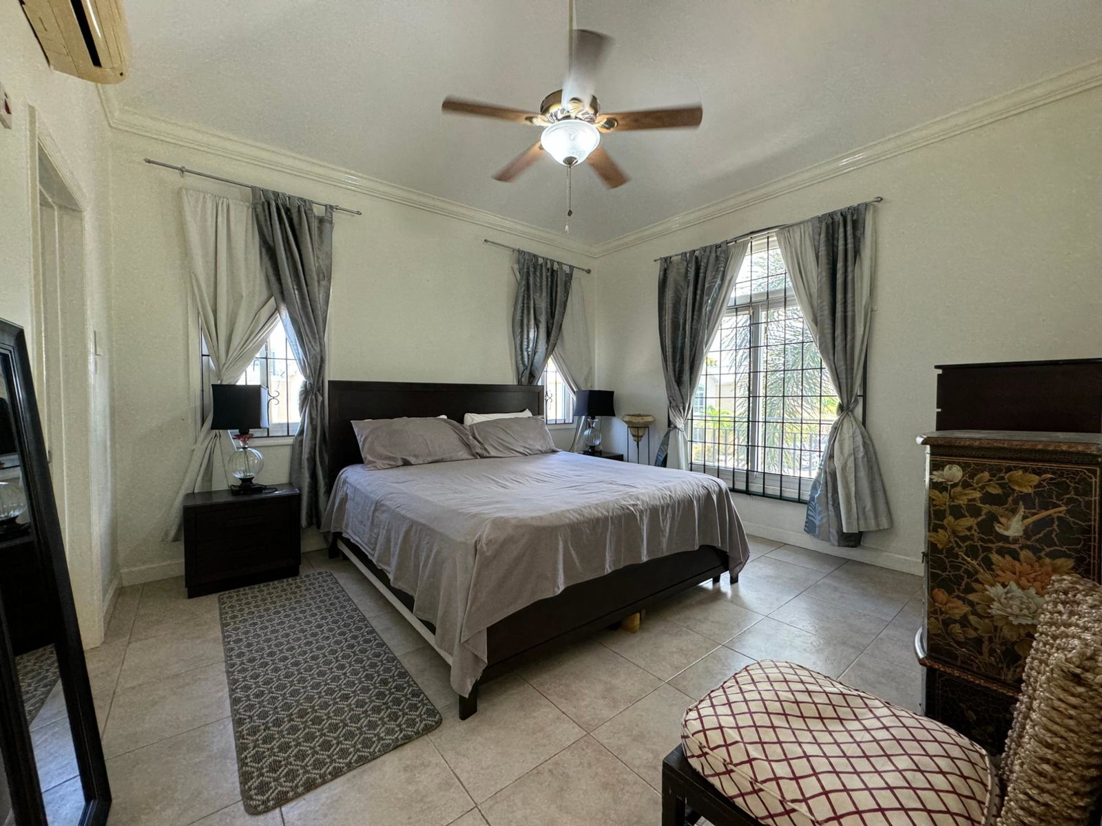 Eighteenth image of 28-17 East Kings House Road in Kingston 6, St. Andrew, Jamaica - property is For Rent