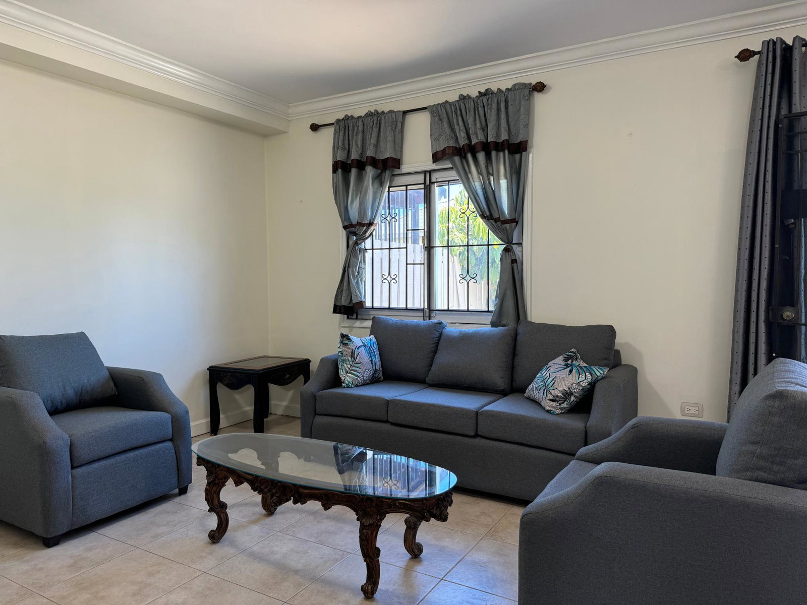 Sixth image of 28-17 East Kings House Road in Kingston 6, St. Andrew, Jamaica - property is For Rent