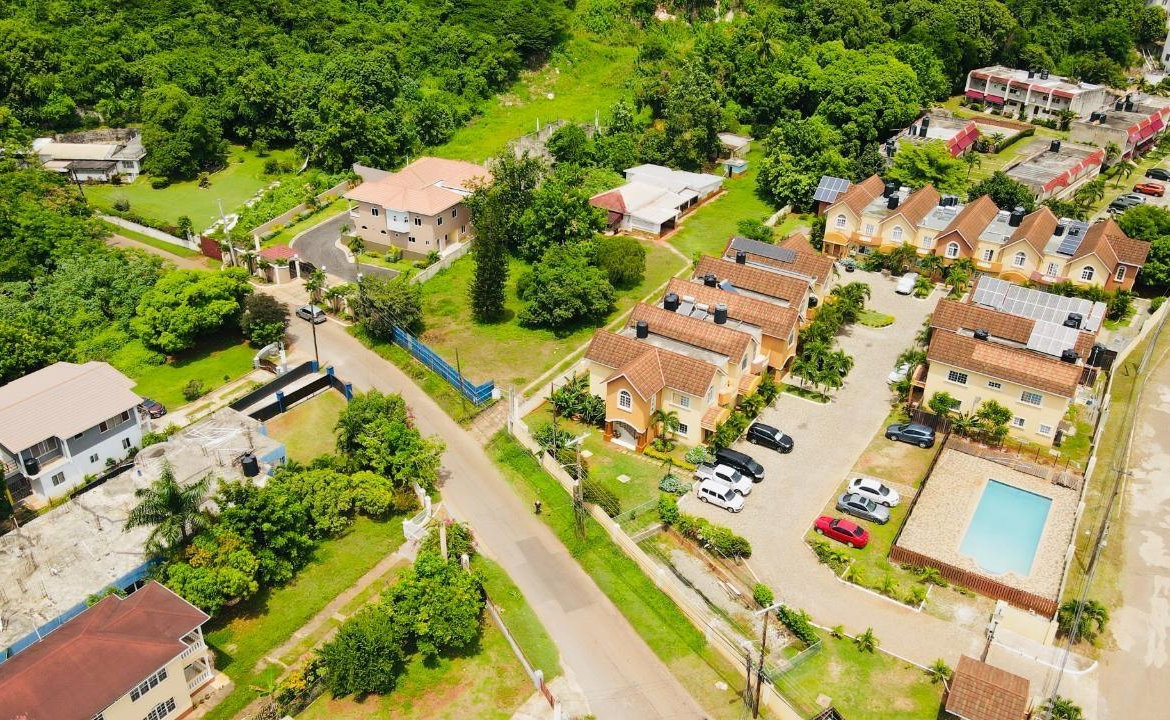 Fourth image of 2- Belvedere rd in Belvedere, St. Andrew, Jamaica - property is For Sale