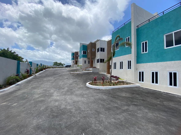 Tenth image of 2-6 Brentwood Terrace, West k in Kingston 19, St. Andrew, Jamaica - property is For Sale