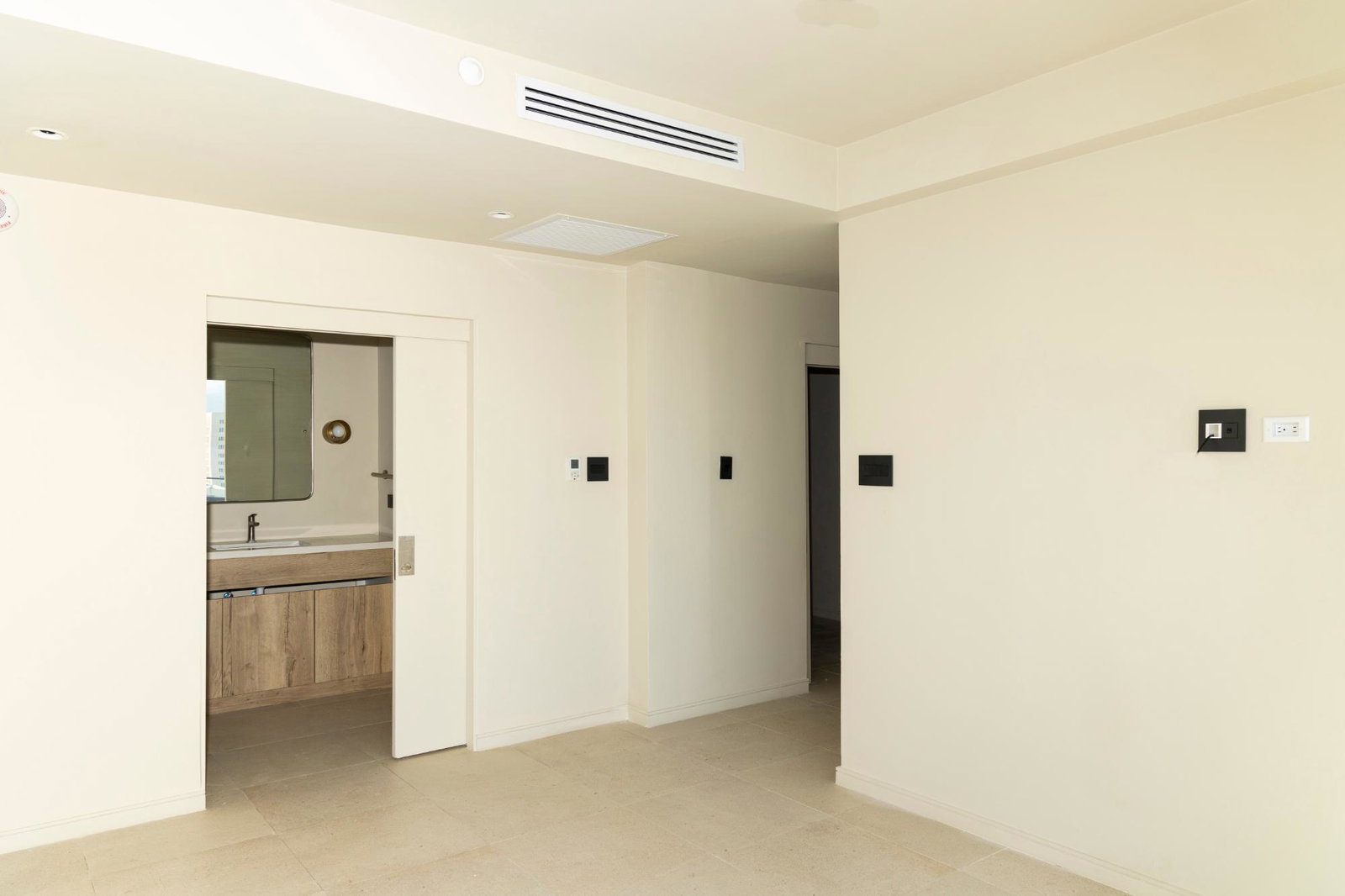 Tenth image of 1202-2-4 King Street in Kingston 1, Kingston, Jamaica - property is For Rent