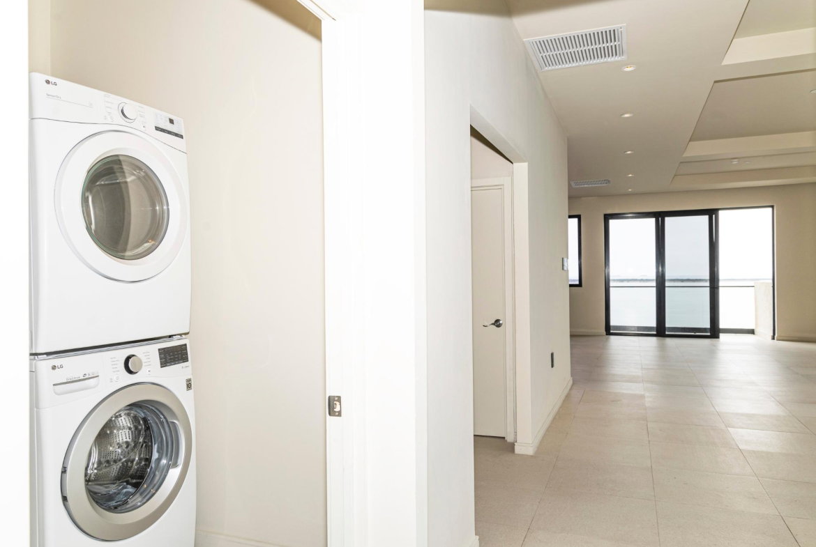 Sixth image of 1205-2-4 King Street in Kingston 1, Kingston, Jamaica - property is For Rent