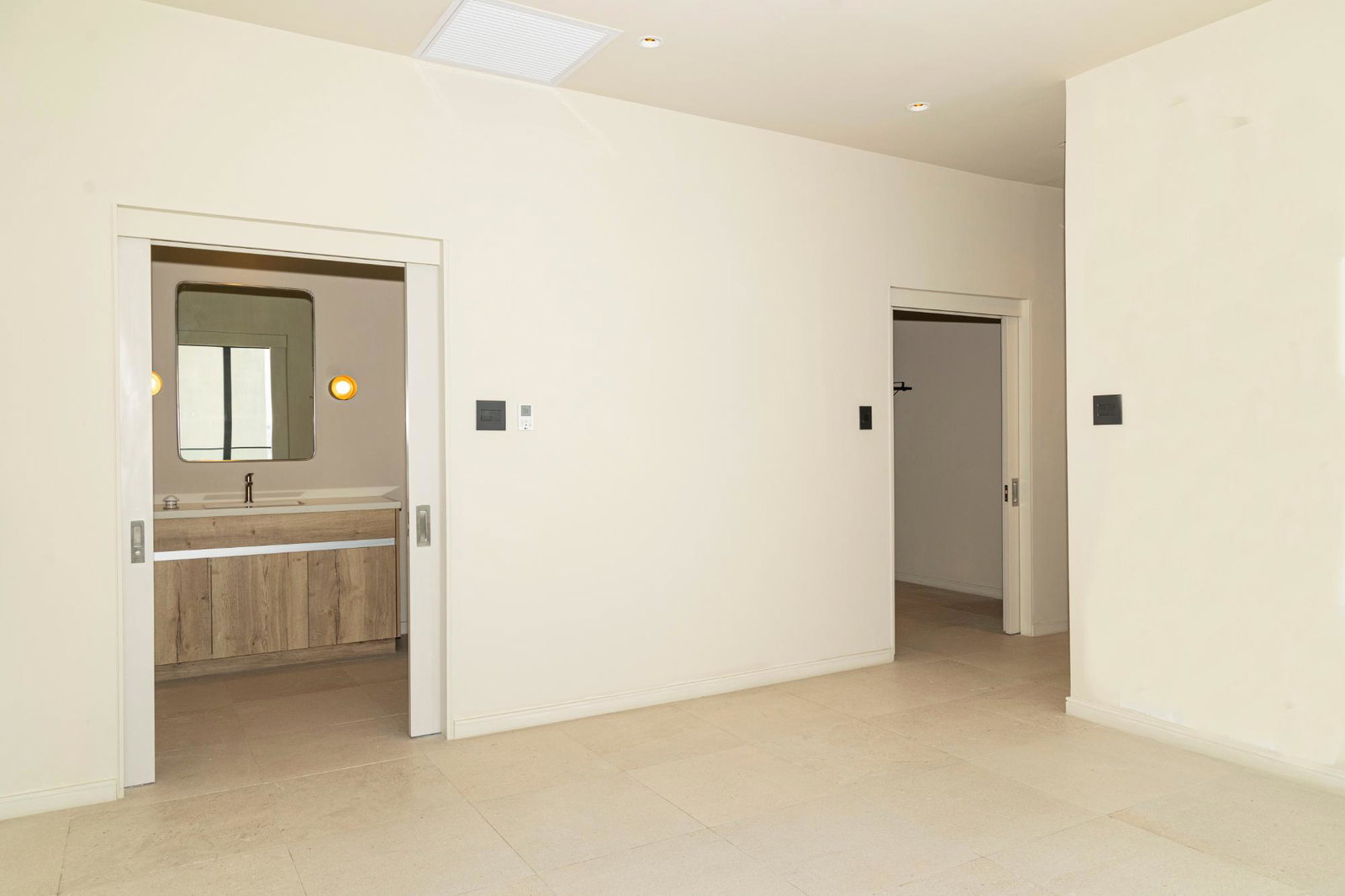 Seventh image of 1205-2-4 King Street in Kingston 1, Kingston, Jamaica - property is For Rent