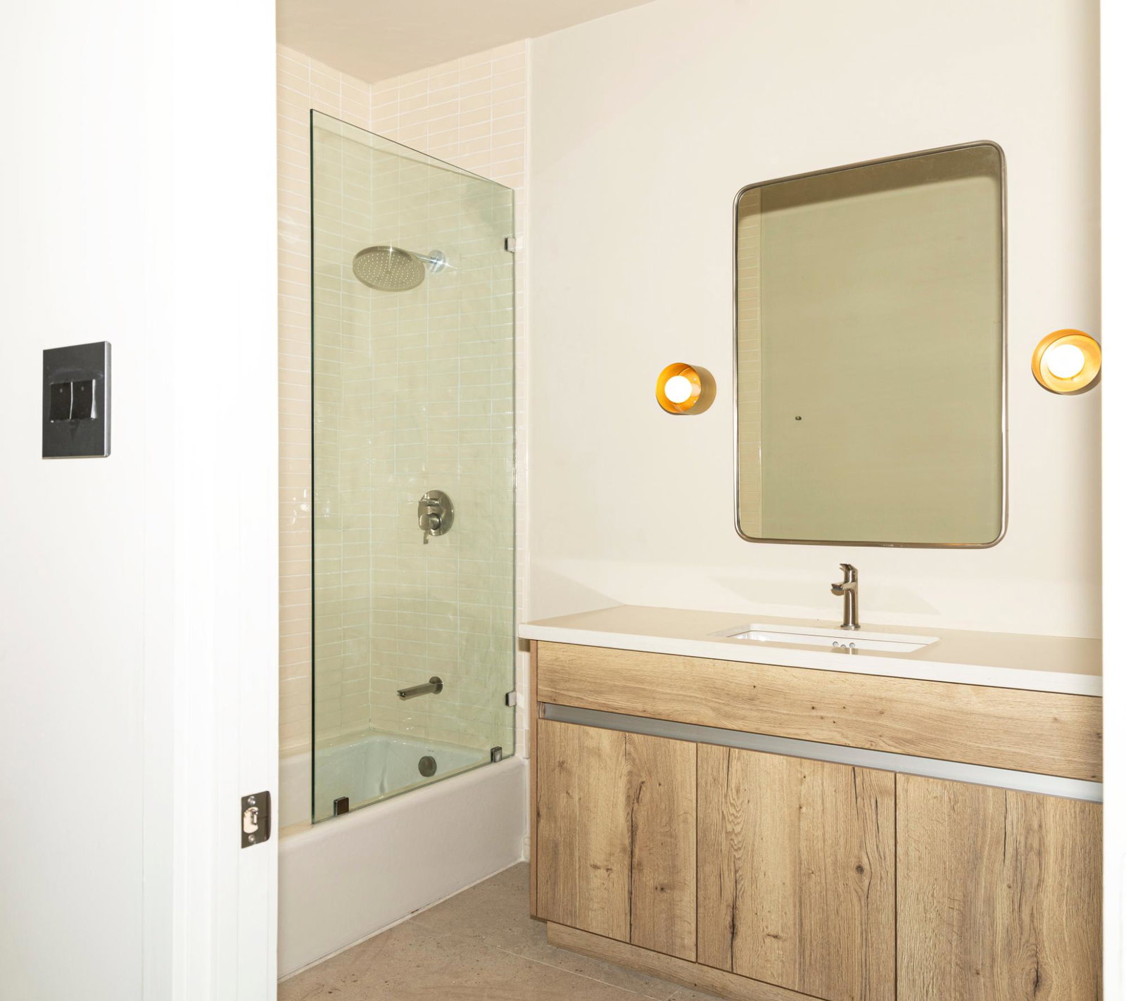 Ninth image of 1205-2-4 King Street in Kingston 1, Kingston, Jamaica - property is For Rent