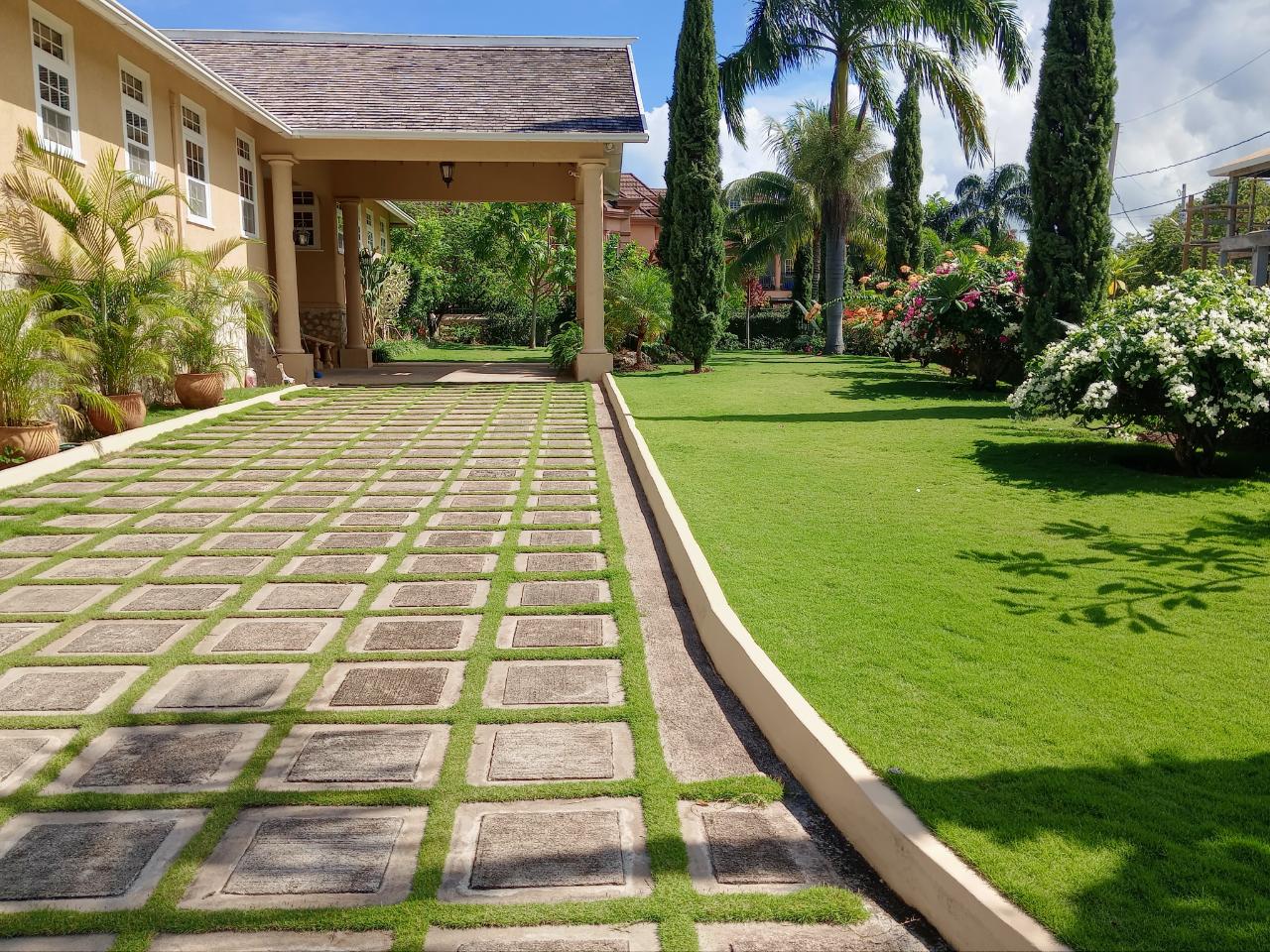 Luxury-Villa-for-Rent-in-Ocho-Rios-Jamaica-Stunning-Caribbean-Views Fifth image of Mansfield Drive in Ocho Rios, St. Ann, Jamaica - property is For Rent