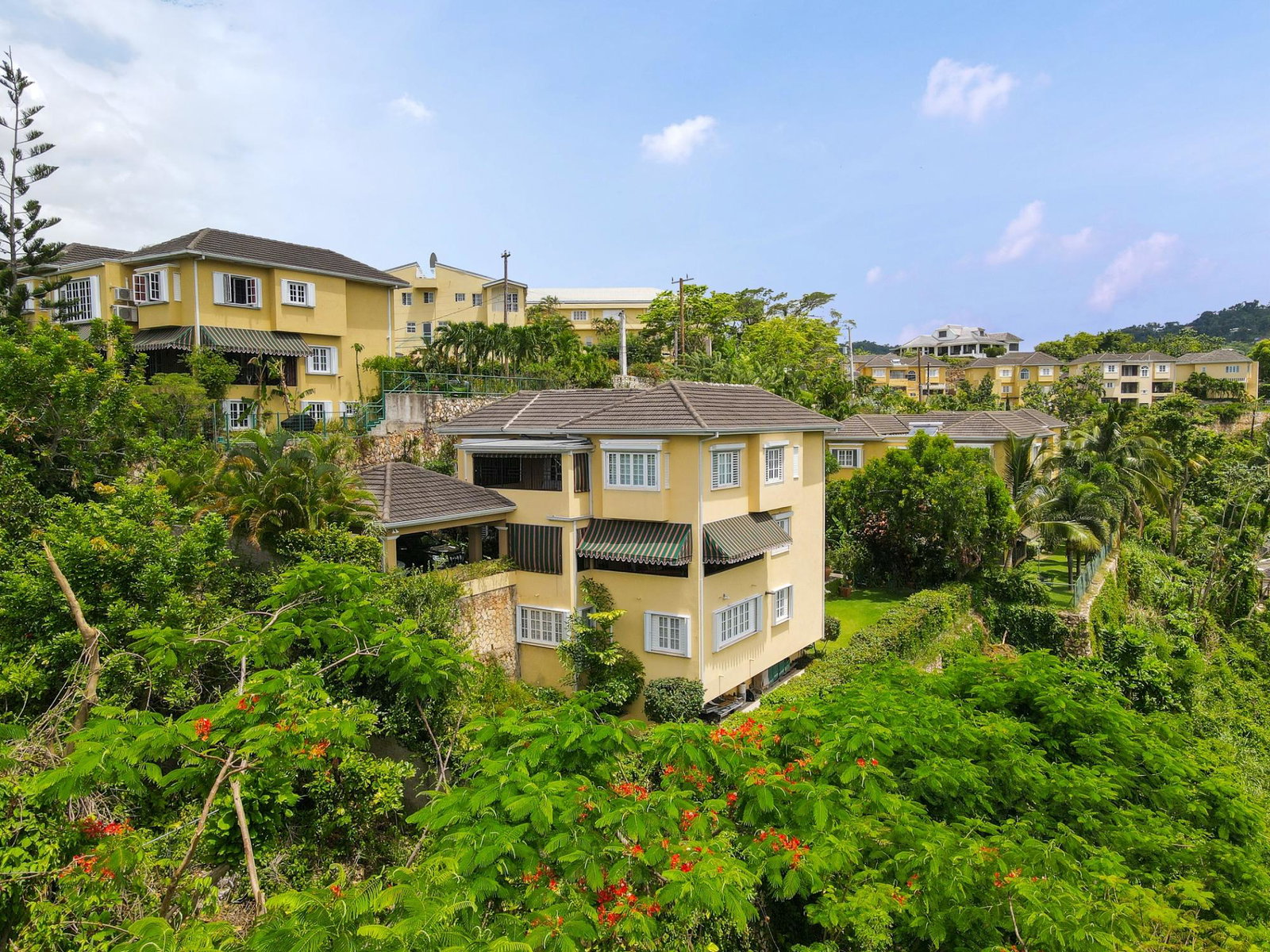 Luxury-Villa-for-Sale-in-Casa-Monte-Estate-St.-Andrew-Jamaica Second image of 13- Old Stony Hill Road in Kingston 9, St. Andrew, Jamaica - property is For Sale