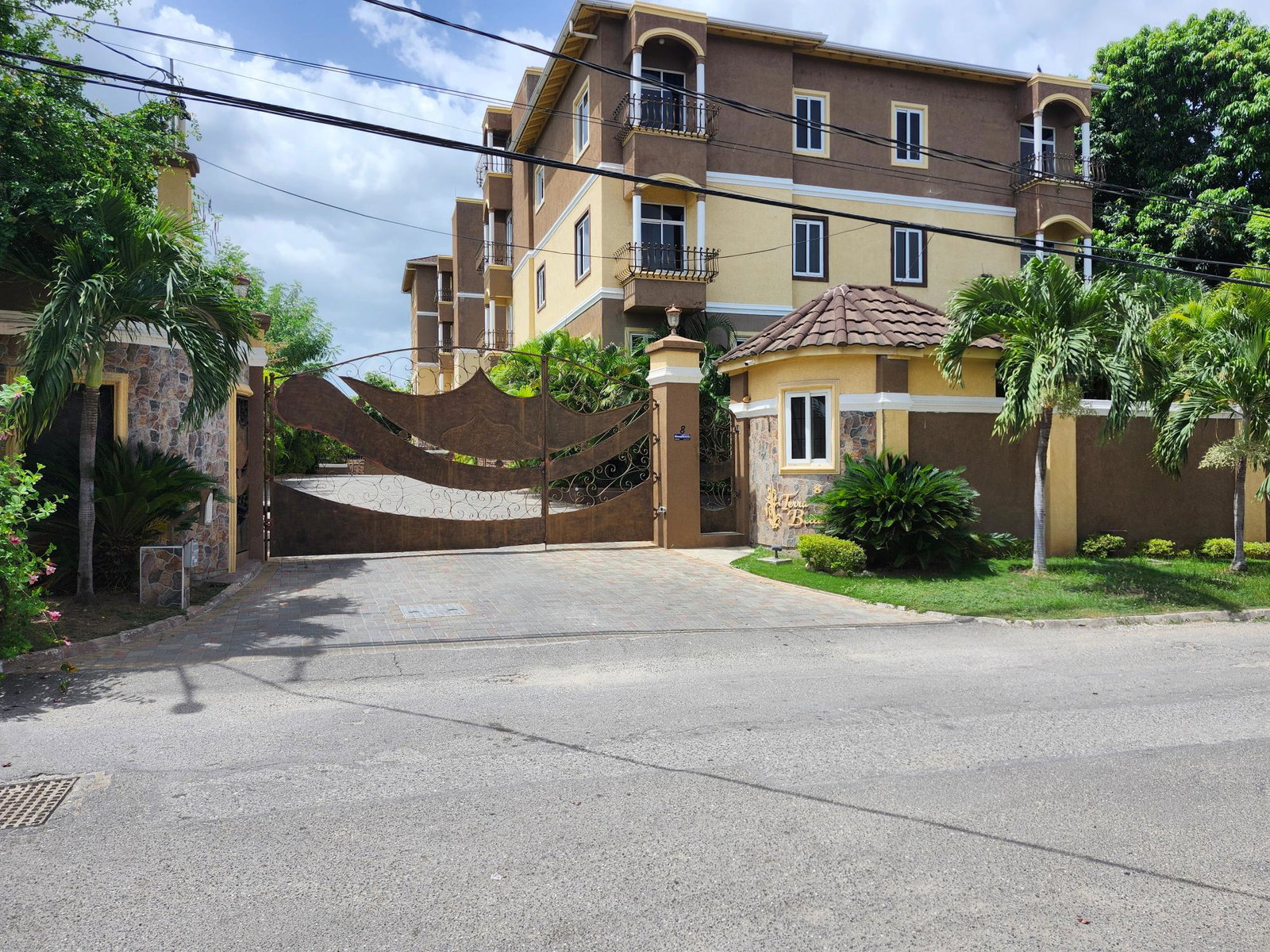 First image of 17-8 Washington Drive in Kingston 10, St. Andrew, Jamaica - property is For Sale